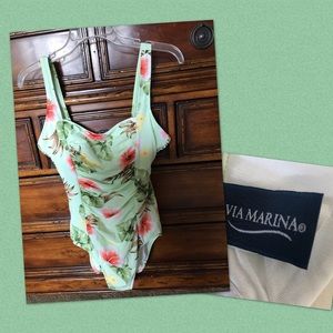 Beautiful Tropical Print Swimsuit